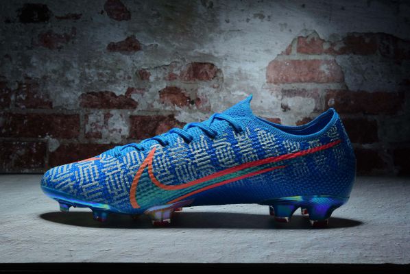 nike mercurial shuai