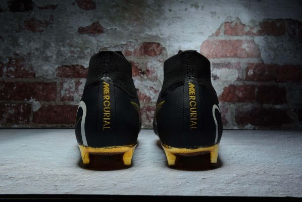 Nike Mercurial Superfly 6 Academy CR7 MG. Amazon.com