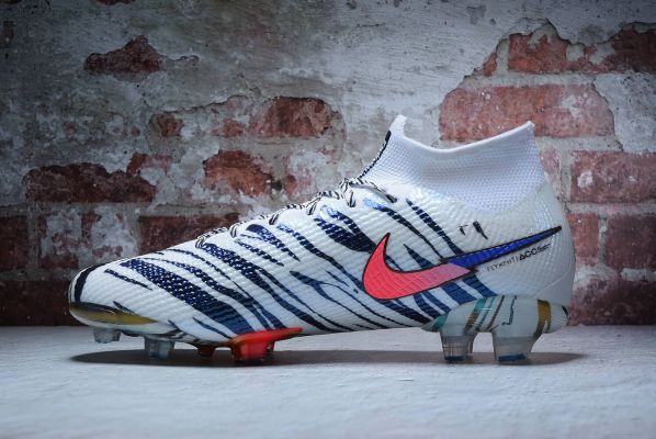 nike mercurial superfly black and white